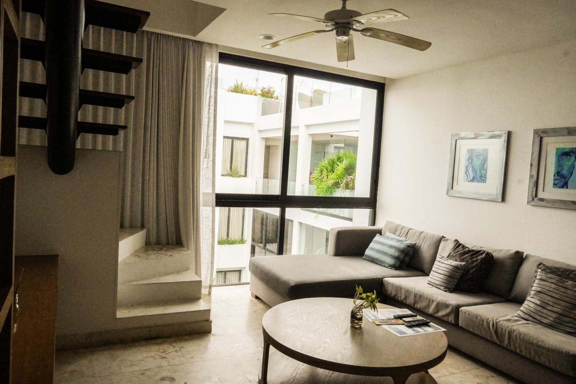 Apartamento Penthouse Zona Centro Quinta Av 2bd,2 Bt